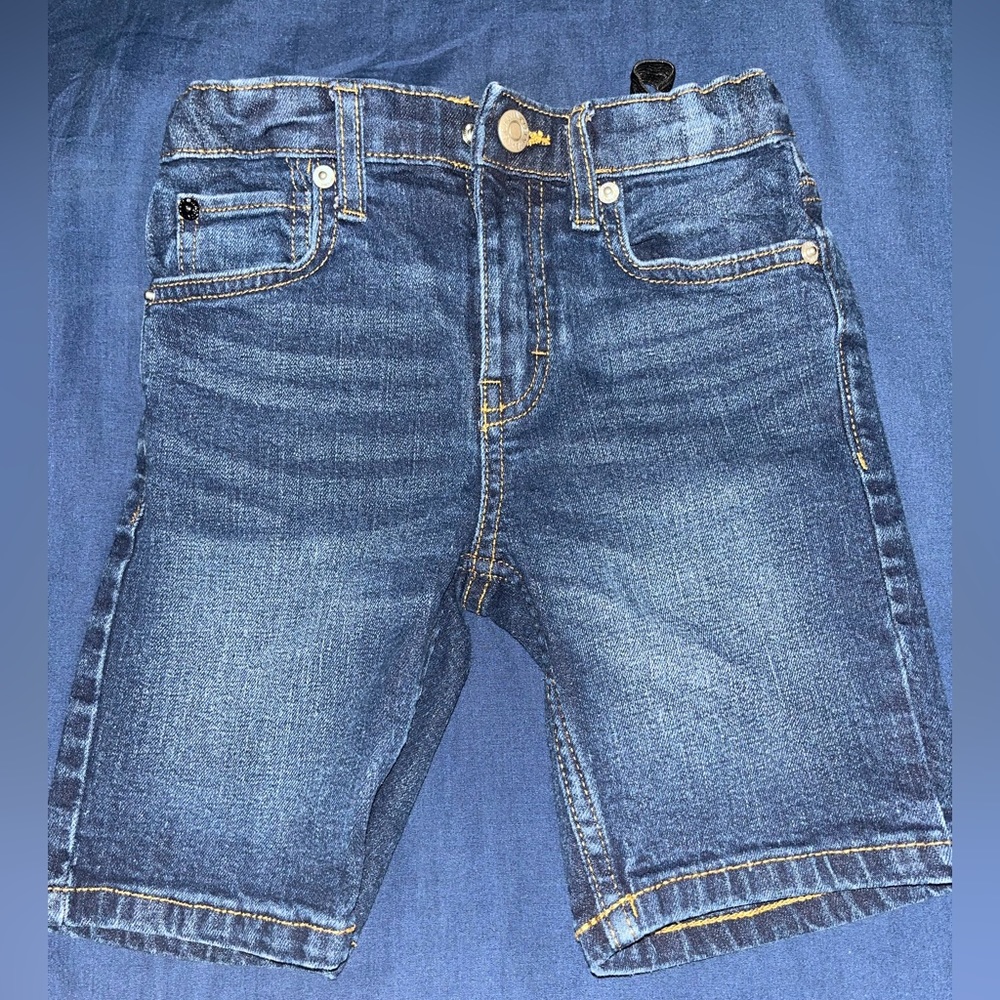 Calvin klein boy jean shorts, size 6, inside stretchy belt